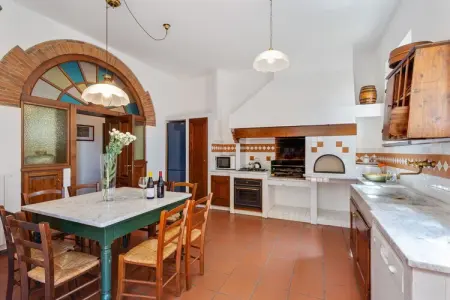 Villa Empoli, Loisirs au bord de la piscine à Empoli Hideaway - Photo 4