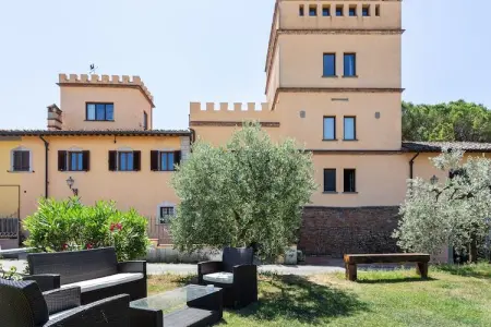 Villa Empoli, Loisirs au bord de la piscine à Empoli Hideaway - Photo 5