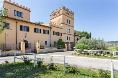 Villa Empoli, Loisirs au bord de la piscine à Empoli Hideaway - Photo 7