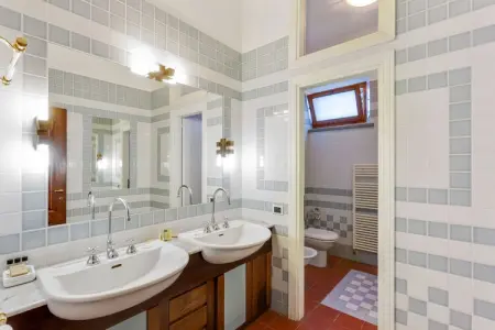 Villa Empoli, Loisirs au bord de la piscine à Empoli Hideaway - Photo 27