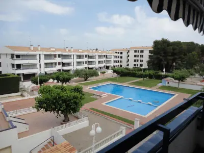 Appartement à Torredembarra, Appartement 3 chambres avec terrasse, piscine, à 200m de la plage, Wifi inclus - L904891