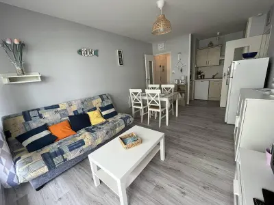 Appartement à Saint Hilaire de Riez, Charmant appartement avec parking, à 50m de la plage - L904904