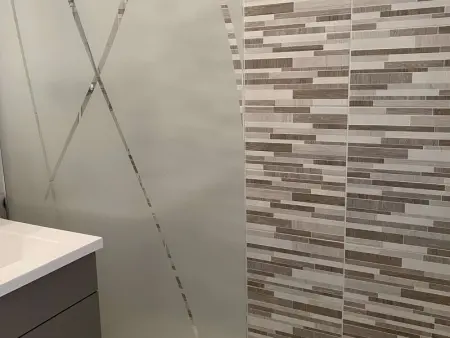 Charmant T1 avec climatisation, WIFI, parking à Balaruc-les-Bains - Photo 11