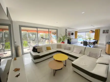 Villa Contemporaine avec Piscine Privée et Climatisation à 15min Plages - Photo 2