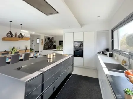 Villa Contemporaine avec Piscine Privée et Climatisation à 15min Plages - Photo 3