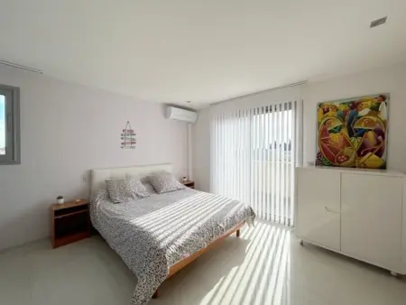 Villa Contemporaine avec Piscine Privée et Climatisation à 15min Plages - Photo 14