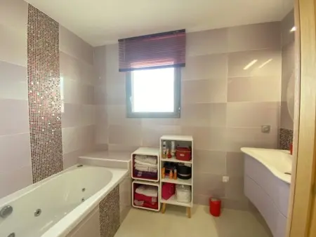 Villa Contemporaine avec Piscine Privée et Climatisation à 15min Plages - Photo 15