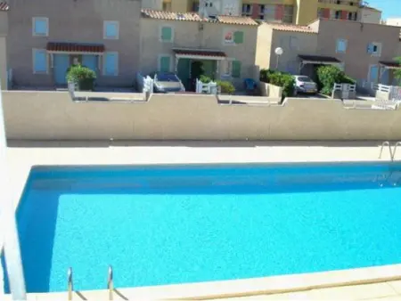 Appartement à Valras Plage, Pavillon à Valras-Plage avec Piscine, à 250m de la Plage, pour 6 Personnes - L904974