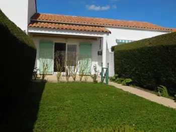 Maison à La Faute sur Mer,Charmante Maison avec Piscine Privée, Proche de la Plage et Commerces FR-1-476-191 N°861884