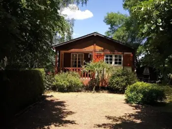 Gîte in Vaas,Chalet nature climatisé près d'une rivière avec terrasse, barbecue, et parking privé FR-1-410-384 N°862119