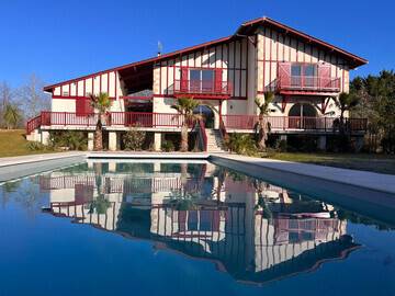 BIZKA superbe maison avec piscine à proximité de Saint-Jean-de-Luz, Maison 10 personnes à Ascain FR-1-239-876