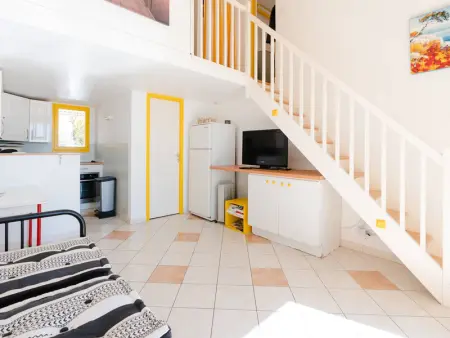 Superbe Pavillon à Gruissan avec Terrasse sur Plage, 2 Chambres, Parking et Wifi - Photo 4