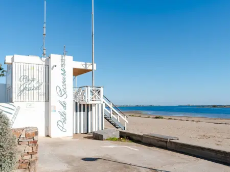 Superbe Pavillon à Gruissan avec Terrasse sur Plage, 2 Chambres, Parking et Wifi - Photo 16