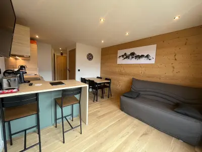 Appartement à Les Carroz d'Arâches, Charmant Studio-Cabine 4 pers, Centre-Village, Balcon Ouest, à 600m des Pistes - L905239