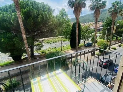 Apartment in Amélie les Bains Palalda, Charmant F2 avec balcon, ascenseur, et cuisine équipée, à 500m des thermes et proche du centre-ville - L905320