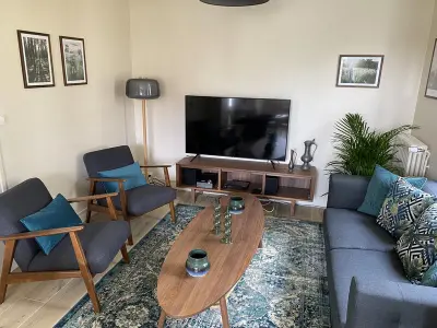 Appartement à La Roche Posay, Magnifique T3 au centre, jardin privatif, proche thermes, wifi, parking, jeux extérieurs, lave-linge/sèche-linge - L905472