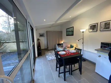 Studio lumineux avec jardin privé et terrasse en plein centre de La Roche-Posay - Photo 2