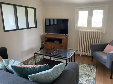 Charmant T3 avec jardin privé, proche des Thermes, bien équipé, parking inclus - Photo 1