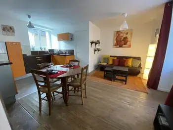 Apartamento en La Roche Posay,Charmant T2 central avec WIFI, à 15 min des Thermes, parking gratuit, lave-linge et sèche-linge communs FR-1-541-98 N°905476