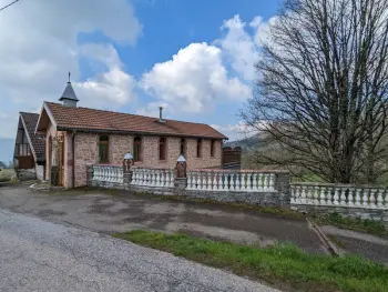 Gite à Saulxures sur Moselotte, Ancienne chapelle aménagée en gîte indépendant avec terrasse et cheminée - L862373