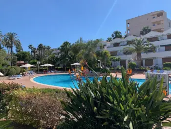 Apartment in La Pineda,Appartement Luxe Rez-de-Chaussée à La Pineda avec Terrasse et Piscine, 200m de la Plage ES-169-41 N°905553