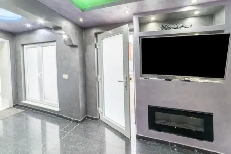 Magnifique maison de vacances pour 10 adultes avec pscine intérieure  Sauna Bains à remous et  Hamam - Photo 7