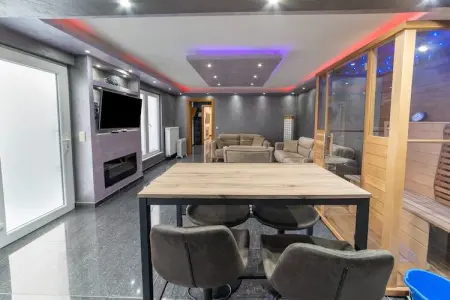 Magnifique maison de vacances pour 10 adultes avec pscine intérieure  Sauna Bains à remous et  Hamam - Photo 13