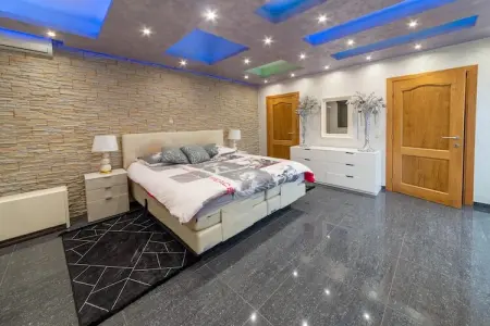 Magnifique maison de vacances pour 10 adultes avec pscine intérieure  Sauna Bains à remous et  Hamam - Photo 17