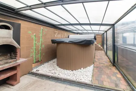 Magnifique maison de vacances pour 10 adultes avec pscine intérieure  Sauna Bains à remous et  Hamam - Photo 38