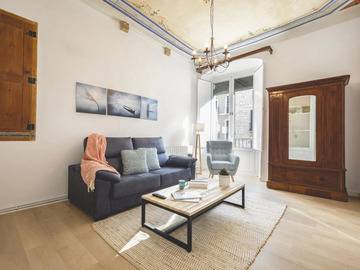 Bravissimo Plaça del Vi, Authentic Historic Apartm, Appartement 5 personnes à Girona 988103