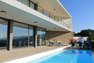 Modern Villa amazing Landscape Private Pool, Villa 12 personnes à Ponte de Lima 987912