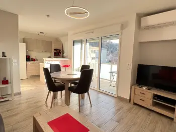 Appartement à Aix les Bains,Charmant T2 lumineux et moderne, bien situé, avec balcon et parking à Aix-les-Bains FR-1-555-85 N°905744