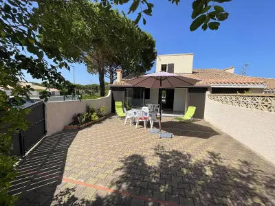 Villa à Saint Cyprien, Jolie Villa 3 Pièces avec Véranda, Terrasse, Parking Sécurisé et Animaux Admis à Saint-Cyprien - L862742