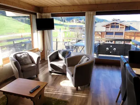 Appartement à Les Gets, Appartement rénové aux Gets avec parking et vue sur pistes, jusqu'à 8 pers. - L1034669