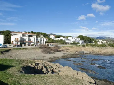 Appartement à Llançà, FLOR DE MAR 4 - Apartamento agradable y luminoso situado en 1ª línea del mar. - L905991