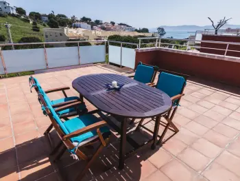 Appartement à Llançà,GUILLEM DE BERGUEDÀ - Àtico en la zona de grifeu con gran terraza y vistas al mar. ES-228-61 N°906015