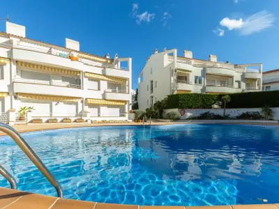 Appartement à Llançà, Appartement près de la plage avec piscine et Wi-Fi, à Llançà - L906031