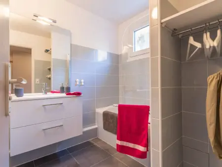 Appartement 3 Pièces 6 Pers, Balcons, Animaux Acceptés, Près Commerce - Photo 8