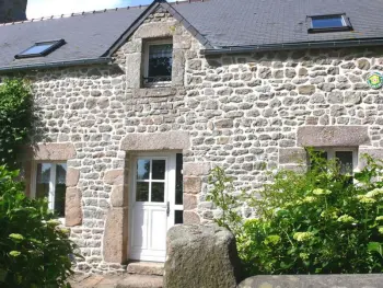 Gite à Théville,Gîte chaleureux avec jardin privé, proche de la mer et de la Vallée des Moulins, idéal pour familles. FR-1-362-109 N°862952