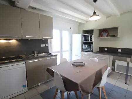 Charmante maison à Siouville-Hague avec jardin, proche plage, animaux acceptés, parking - Photo 1