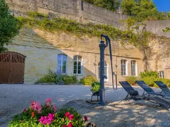 Casa rural en Vouvray,Maison troglodyte élégante avec spa, salle de jeux et jardin clos à Vouvray FR-1-381-87 N°862972