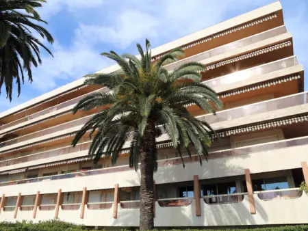 Bel appartement avec terrasse, piscine, parking et WiFi - Photo 15