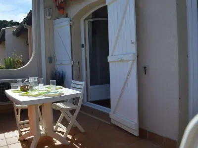 Appartement à Cavalaire sur Mer, Studio Mezzanine Climatisé avec Terrasse, Parking Privé et Proche Plage à Cavalaire - L906142