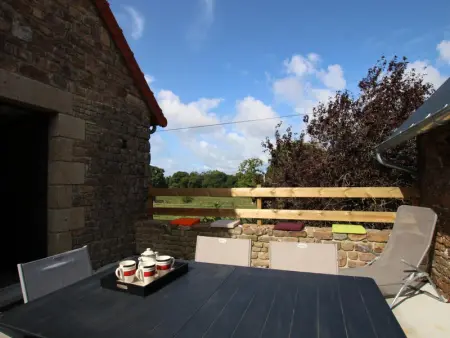 Duplex confortable proche Granville avec terrasse privée et parking - Photo 4