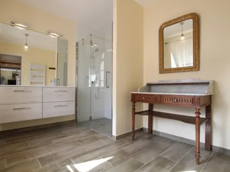 Duplex confortable proche Granville avec terrasse privée et parking - Photo 8