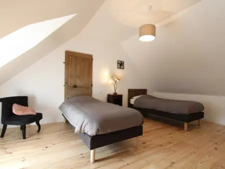 Duplex confortable proche Granville avec terrasse privée et parking - Photo 11