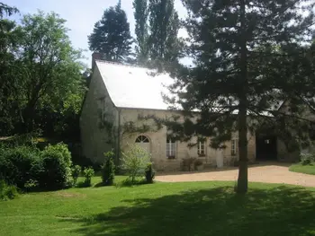 Casa rural en Saint Benoît la Forêt,Gîte enchanteur 4 km de Chinon avec jardin privé, cheminée, salle de jeux et équipements bébé inclus FR-1-381-188 N°863056