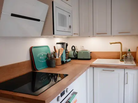 Appartement refait à neuf, cœur de ville, proche plage, animaux acceptés - Photo 3