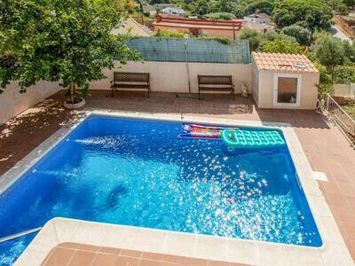 Villa White Lily, piscina privada, jardín y barbacoa a solamente 2.5 km de la playa, Maison 10 personnes à Blanes ES-182-101