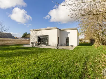 Maison lumineuse avec terrasse, jardin et équipement complet près de la voie verte - Photo 4